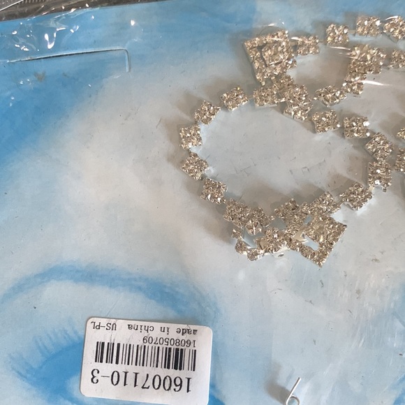 RHINESTONE SWEATER KEEPER - Picture 10 of 12